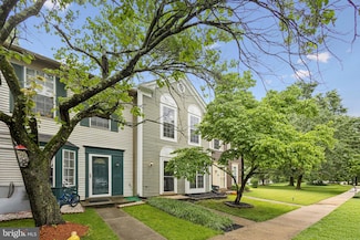 3723 Hampton Ct, Alexandria, VA 22306