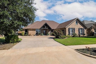 1803 NE 38th St, Lawton, OK 73507