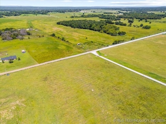 7 Lone Oak Rd, Indianola, OK 74442