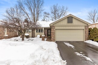 3116 Maple Villa Dr SE, Grand Rapids, MI 49508