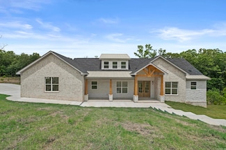 8560 Rapid Water Dr, Sherwood, AR 72120
