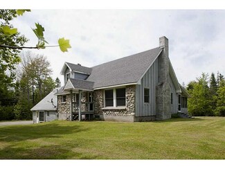 29 Beaver Rd, Winterport, ME 04496