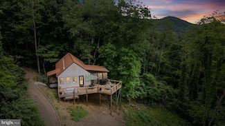 171 Honeymoon Hollow Rd, Lost City, WV 26810