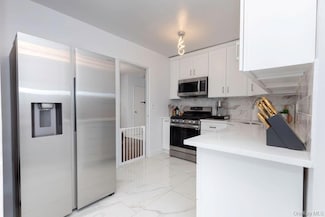 5 Sadore Ln Unit 3R, Yonkers, NY 10710