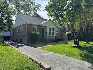 2448 Remington Ln, Saint Louis, MO 63144