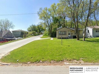 4451 Jaynes St, Omaha, NE 68111