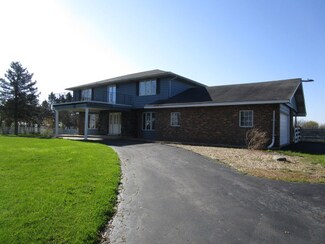 3535 E Goodenow Rd, Crete, IL 60417