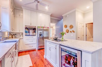 34 Sowell St, Mount Pleasant, SC 29464