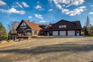 8 Hilltop Dr, Rangeley, ME 04970