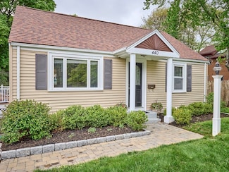 440 Forest St, Waltham, MA 02452