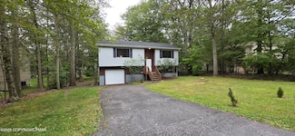 363 Coach Rd, Tobyhanna, PA 18466