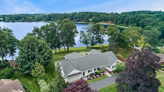116 Locksley Rd, Lynnfield, MA 01940