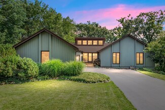605 Oakview Dr, Algonquin, IL 60102