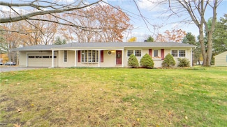 35 Harvest Rd, Fairport, NY 14450