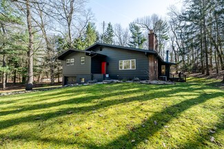 4343 Wildwood Dr, Bridgman, MI 49106