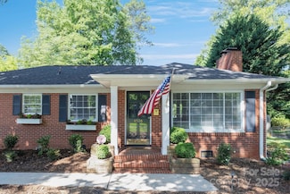 4526 Longwood Dr, Charlotte, NC 28209