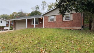 9990 Lochiel Ln, Saint Louis, MO 63137