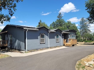 4782 Old Stage Rd, Central Point, OR 97502