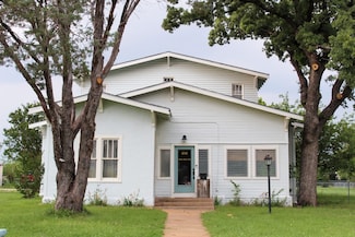 610 W 6th St, Cisco, TX 76437