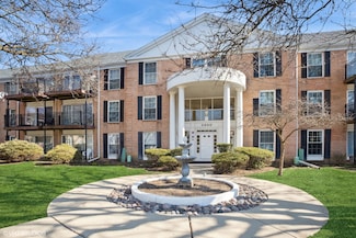 5300 Carriageway Dr Unit 203, Rolling Meadows, IL 60008