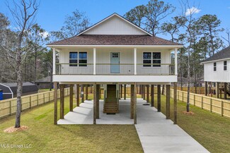 2121 S 7th St, Ocean Springs, MS 39564