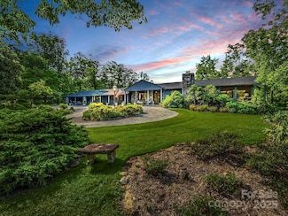 11 Hearthstone Ln, Landrum, SC 29356