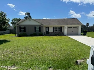 404 Bristol Ln, Hubert, NC 28539