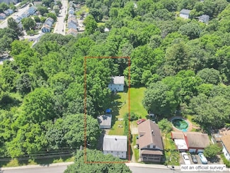 40 Elm St, Willimantic, CT 06226