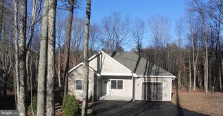 122 College Heights Ct, McHenry, MD 21541