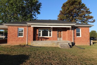 1301 Scottsville Rd, Lafayette, TN 37083