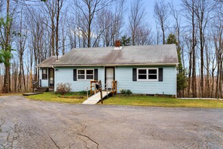 935 Brunswick Ave, Gardiner, ME 04345