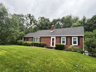 15 Orchard Rd, Poughkeepsie, NY 12603
