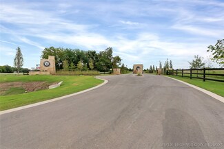 10612 S Holley St, Jenks, OK 74037