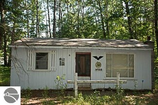 11722 Grayling Rd NE, Kalkaska, MI 49646