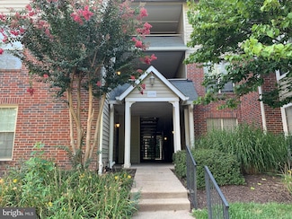 12158 Penderview Ln Unit 1722, Fairfax, VA 22033