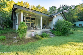 835 Hardin Ln, Sevierville, TN 37862