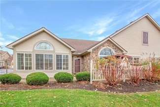 1437 Newman Dr, Brunswick, OH 44212