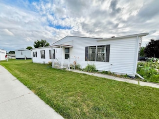 20810 Gaslight Dr, Clinton Township, MI 48036