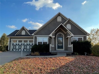 17913 Sunset Dr, Weston, MO 64098