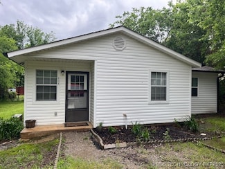 456 W 7th St, Atoka, OK 74525