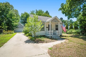 224 River St, Spring Lake, MI 49456