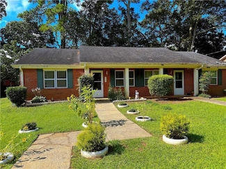 137 Kimberly Way SW, Marietta, GA 30064