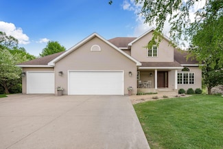 14430 Rice Lake Dr, Waseca, MN 56093