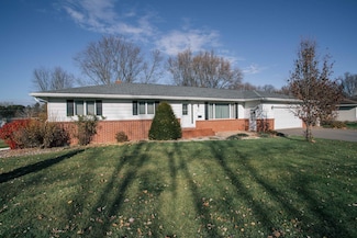 300 E Miller St, Greenwood, WI 54437