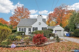 54 Oak Ave, Tenafly, NJ 07670