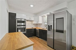 6584 Sleepy Hollow Ln, Morrow, GA 30260