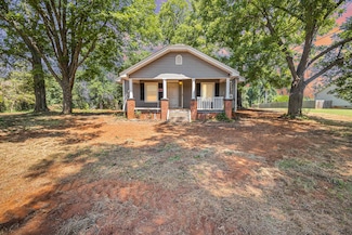 1736 Ezell Rd, Chesnee, SC 29323