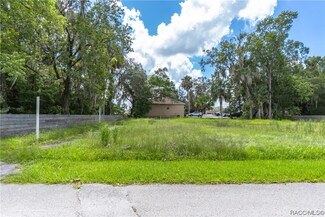 464 NE 2nd St, Crystal River, FL 34429