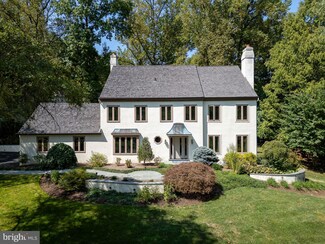 419 Round Hill Rd, Wayne, PA 19087