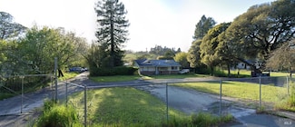 6880 Petersen Rd, Petaluma, CA 94952
